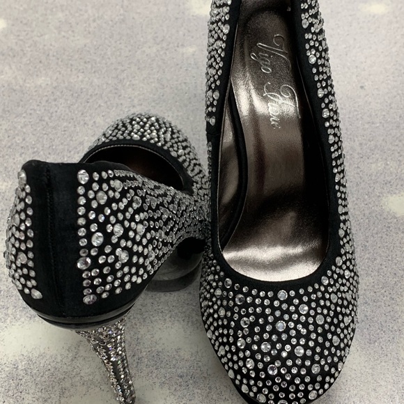 Heels - Picture 2 of 2